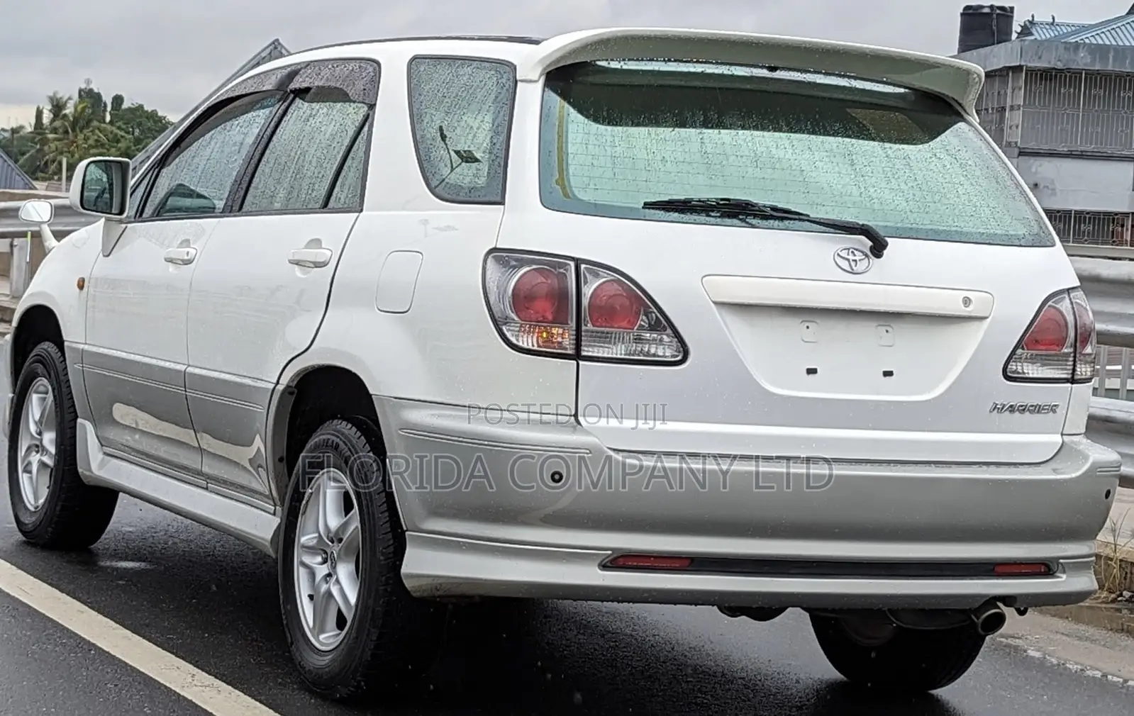 Toyota Harrier 2000 White
