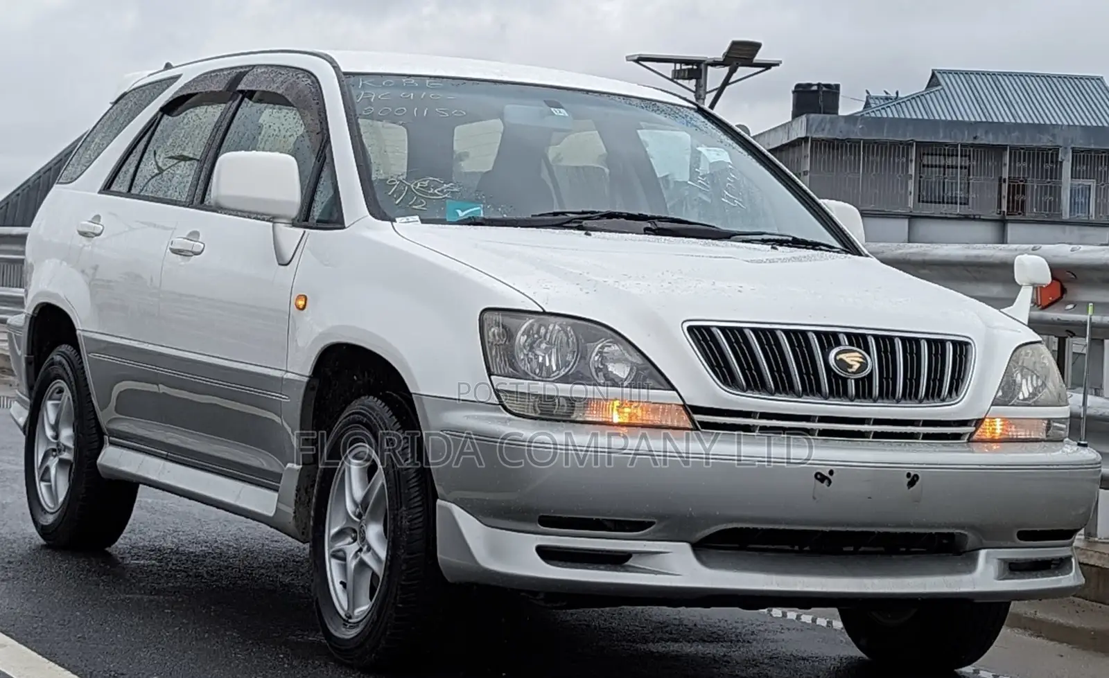 Toyota Harrier 2000 White