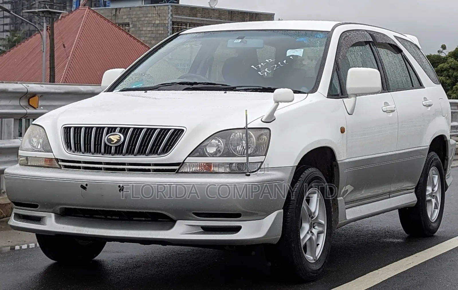 Toyota Harrier 2000 White