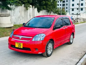 Toyota Raum 2005 Red