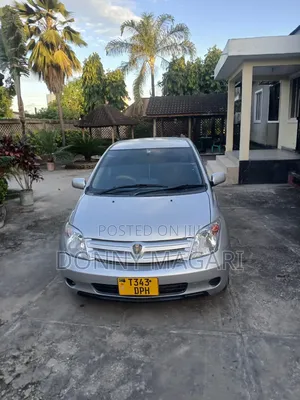 Toyota IST 2005 Silver