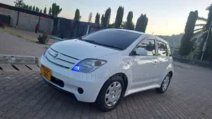 Toyota IST 2004 White