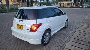 Toyota IST 2004 White