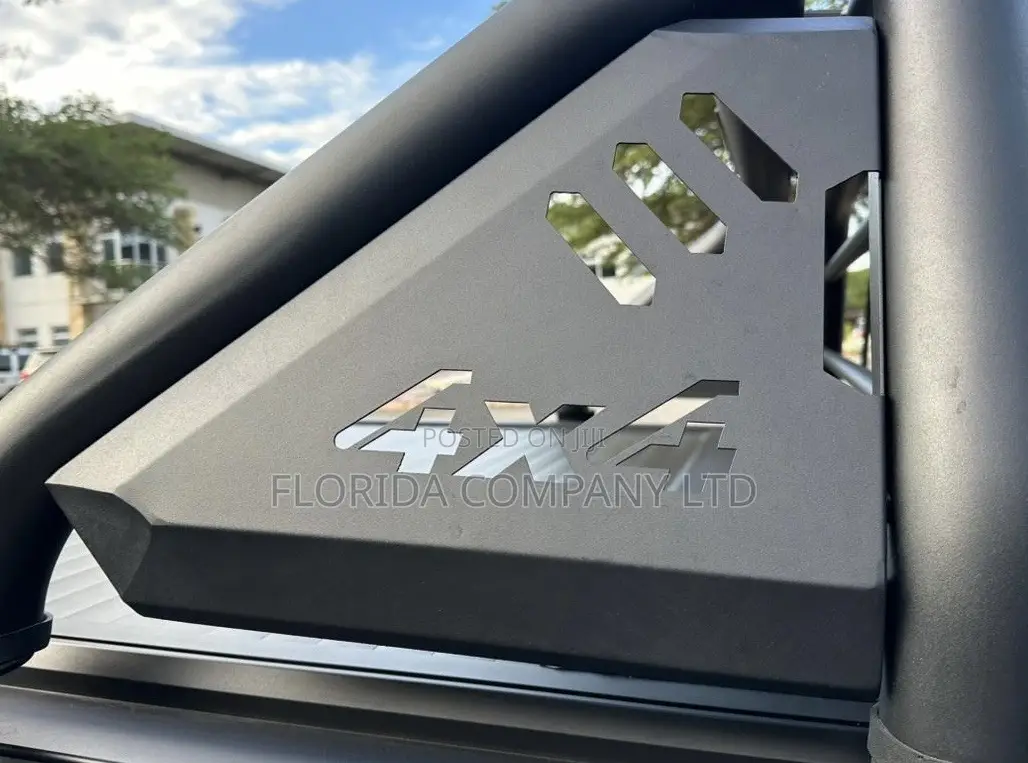 Toyota Hilux 2021 Black