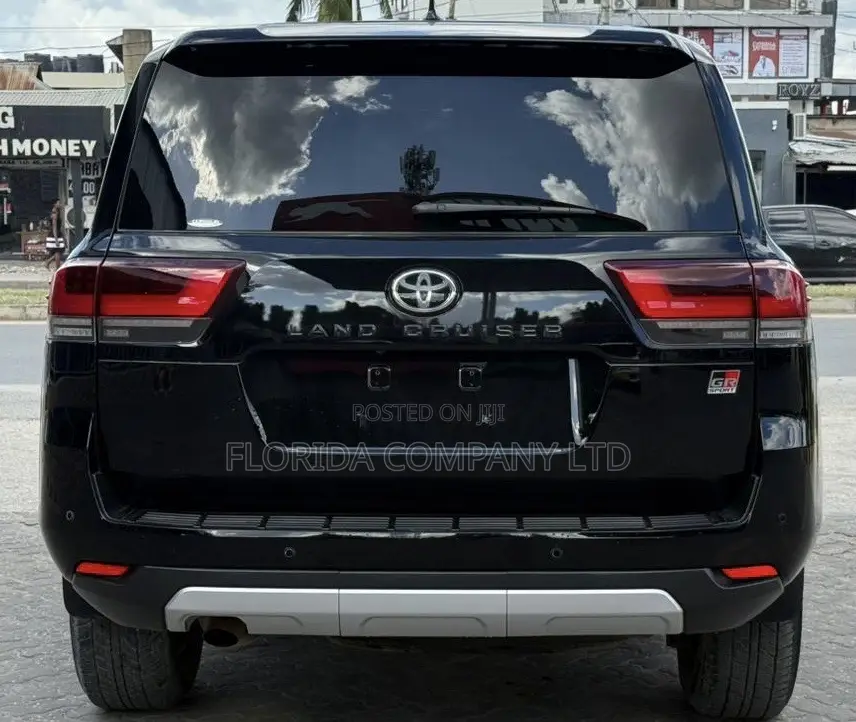 Toyota Land Cruiser 2023 Black