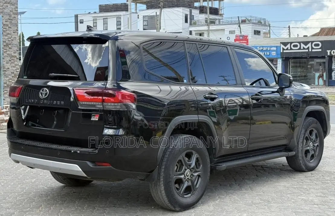 Toyota Land Cruiser 2023 Black