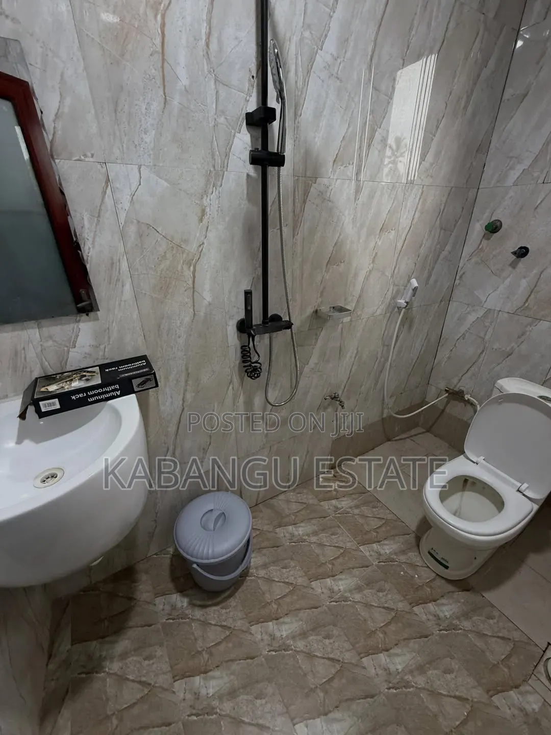 Furnished 3bdrm Apartment in Ada Estate for rent