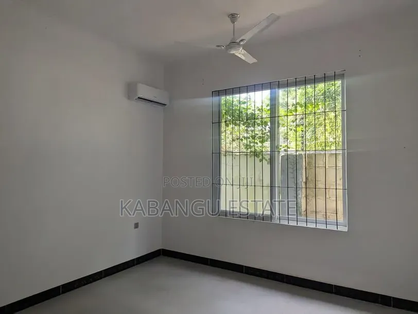 2bdrm Apartment in Oysterbay for rent