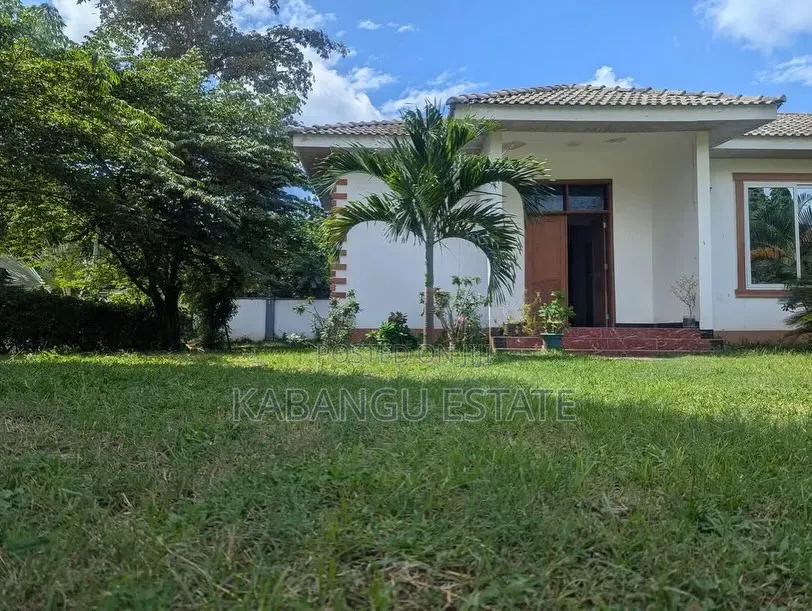 2bdrm Apartment in Oysterbay for rent