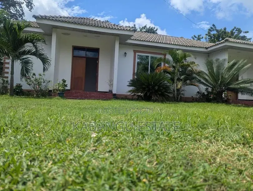 2bdrm Apartment in Oysterbay for rent
