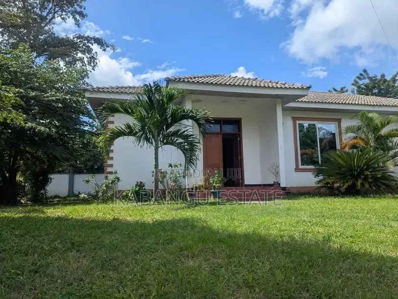 2bdrm Apartment in Oysterbay for rent