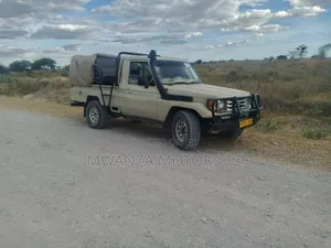 Toyota Land Cruiser 2001 Beige
