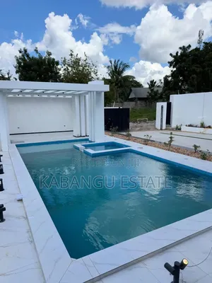 4bdrm Mansion in Goba for sale