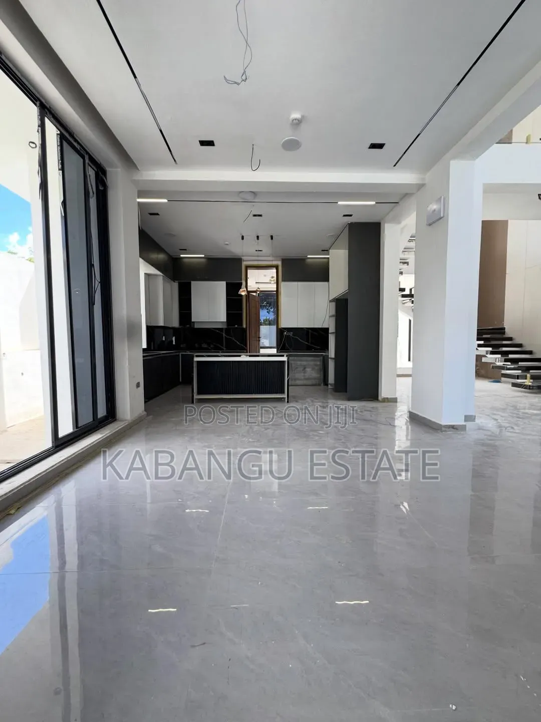 4bdrm Mansion in Goba for sale