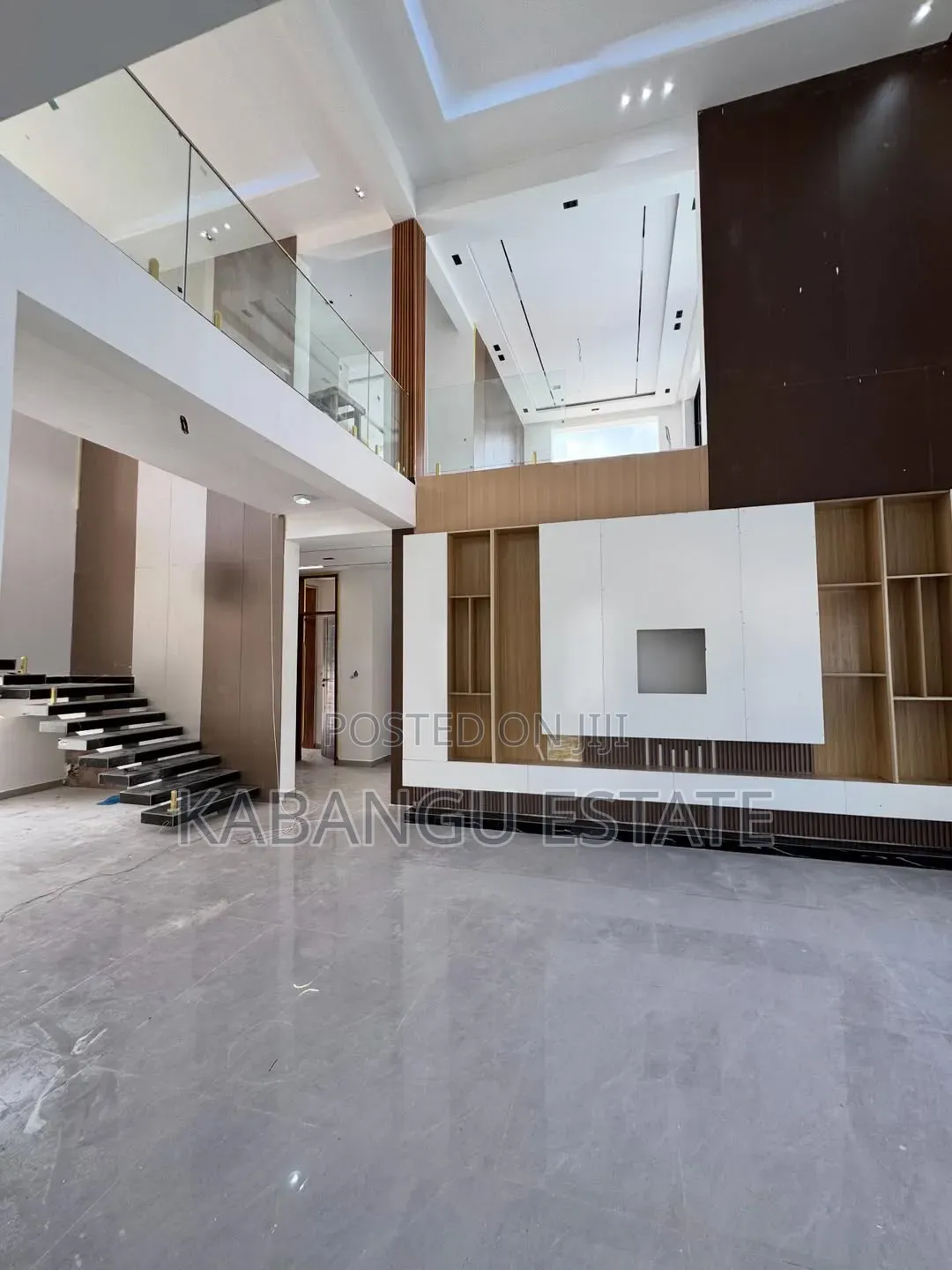 4bdrm Mansion in Goba for sale