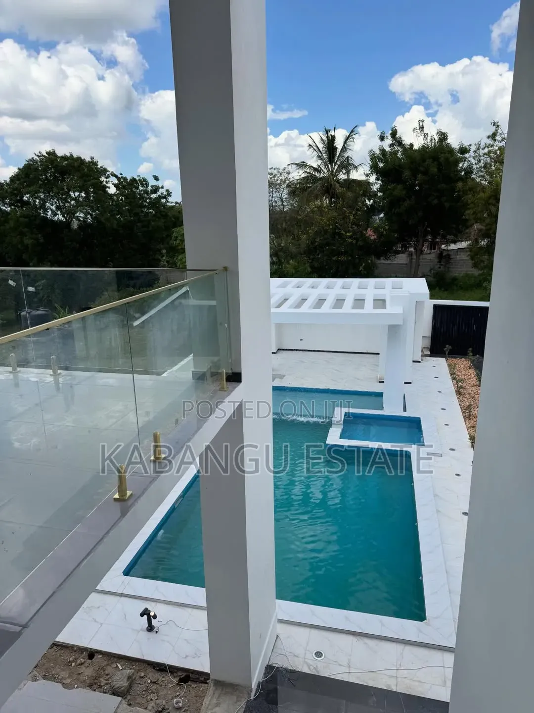 4bdrm Mansion in Goba for sale