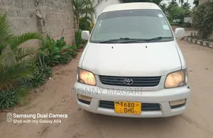 Toyota Noah 2001 Silver