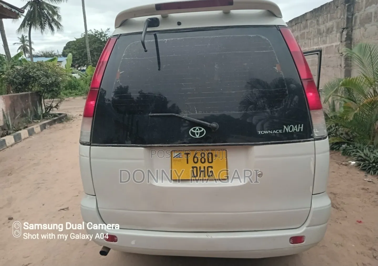 Toyota Noah 2001 Silver
