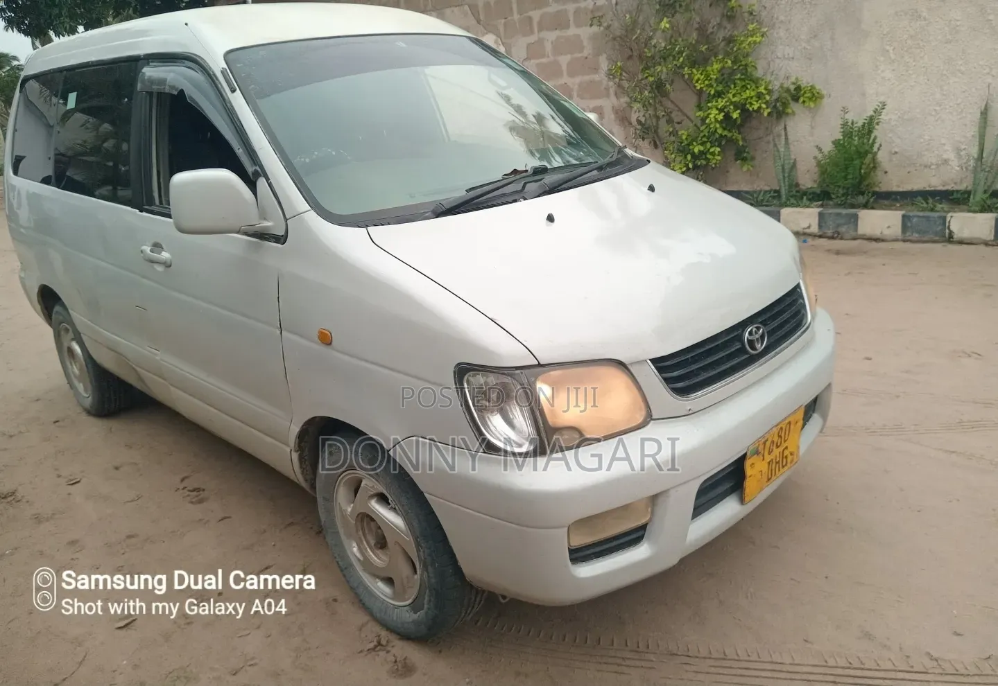 Toyota Noah 2001 Silver