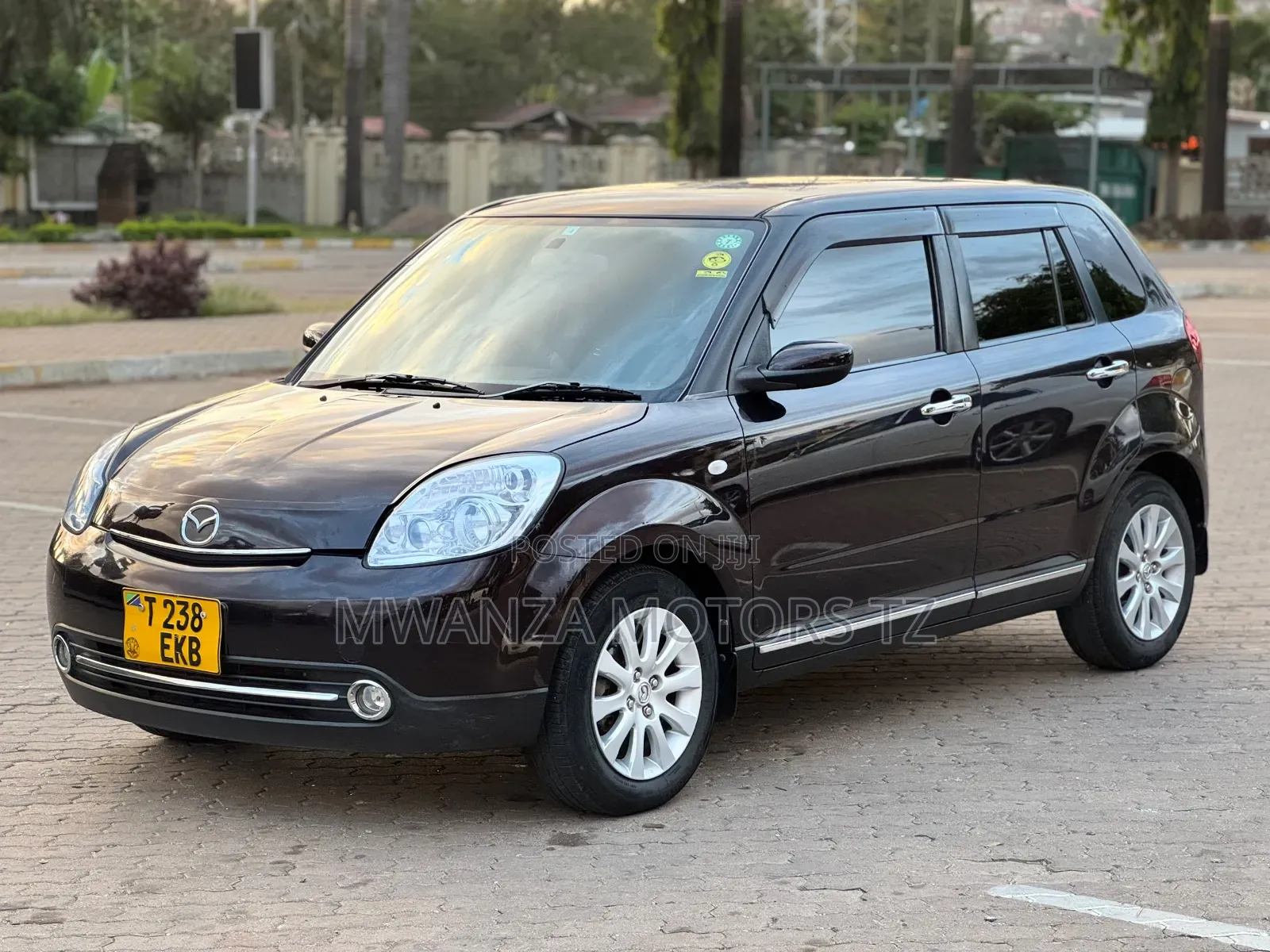 Mazda Verisa 2010 Black