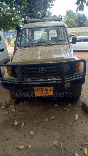 Toyota Land Cruiser 1999 Beige