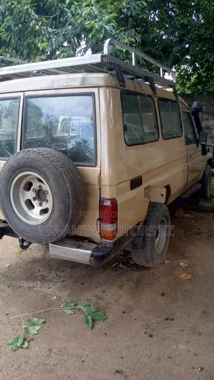 Toyota Land Cruiser 1999 Beige