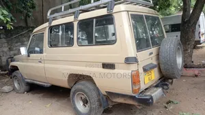 Toyota Land Cruiser 1999 Beige
