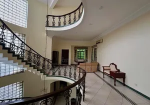 Furnished 4bdrm Villa in Oysterbay for rent