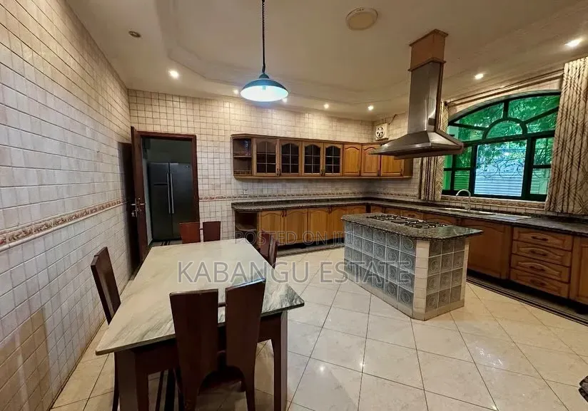 Furnished 4bdrm Villa in Oysterbay for rent