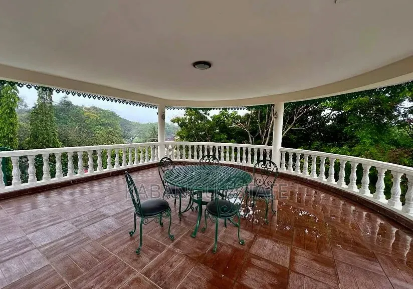Furnished 4bdrm Villa in Oysterbay for rent