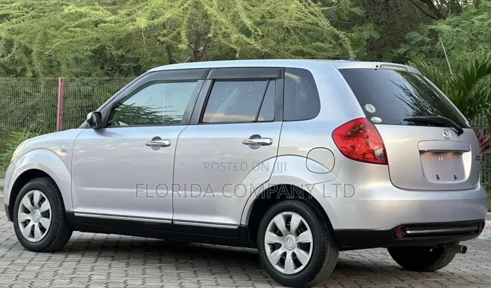 Mazda Verisa 2011