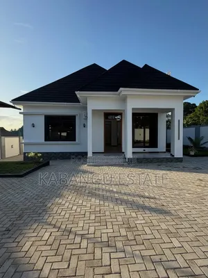 4bdrm Bungalow in Goba Lastanza for sale