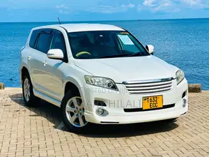 Toyota Vanguard 2007 White
