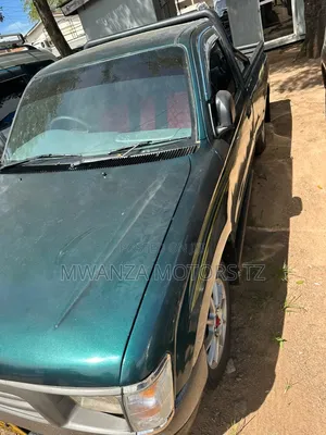 Toyota Hilux 2002 Green