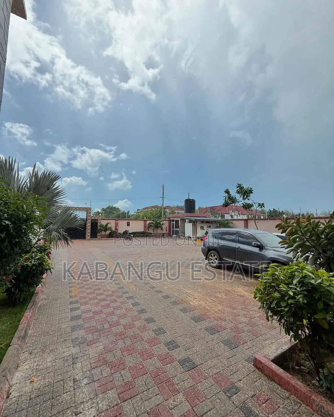 3bdrm Apartment in Mbezibeach for rent
