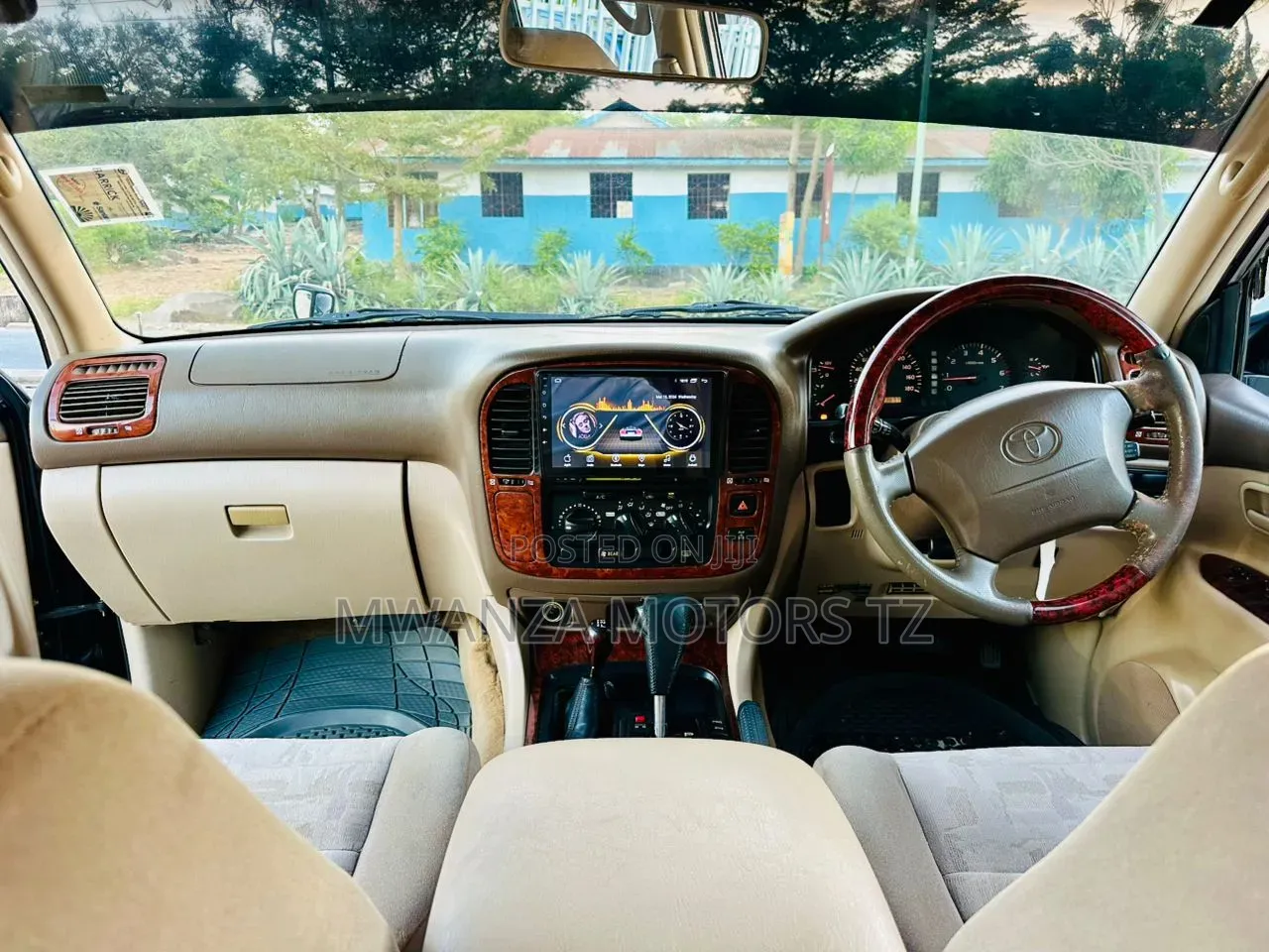 Toyota Land Cruiser 2000 Black