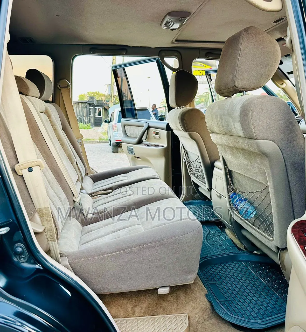 Toyota Land Cruiser 2000 Black