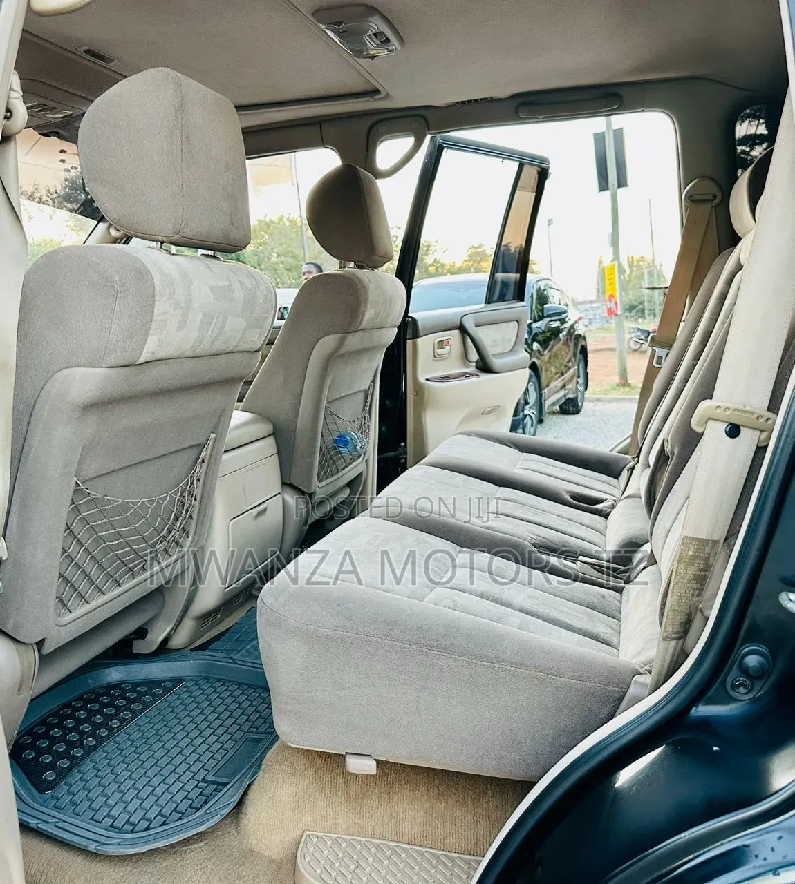 Toyota Land Cruiser 2000 Black