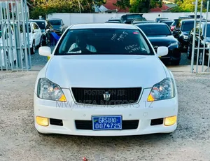 Toyota Crown 2006 White