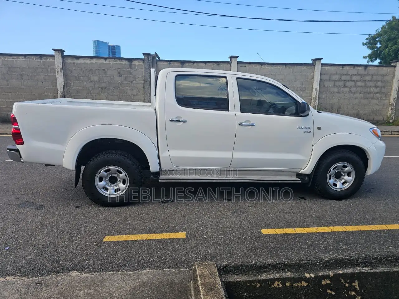 Toyota Hilux 2006 White