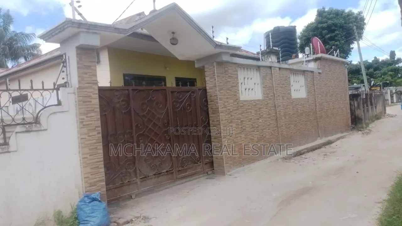 3bdrm House in Mchakama Real Estate, Kipawa for sale