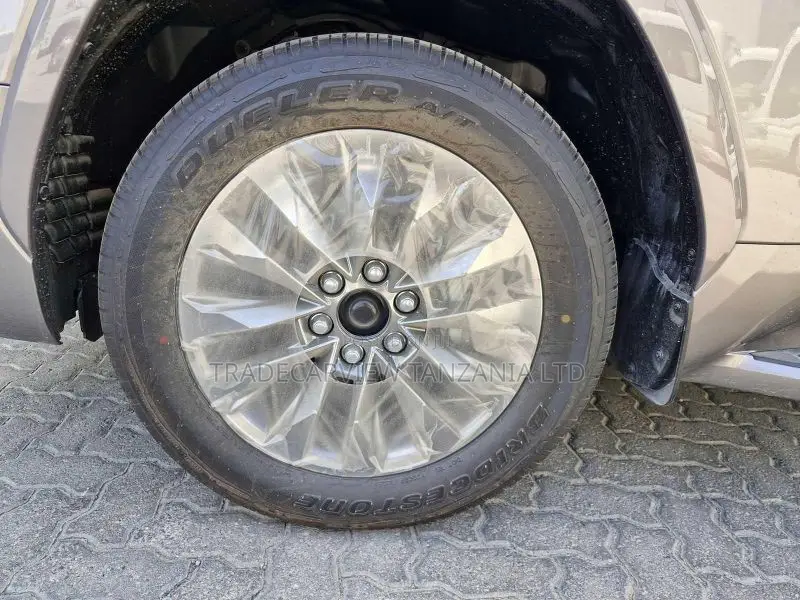 New Toyota Land Cruiser 2026 Gold