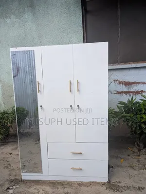 Kabati La Kuhifadhi Nguo