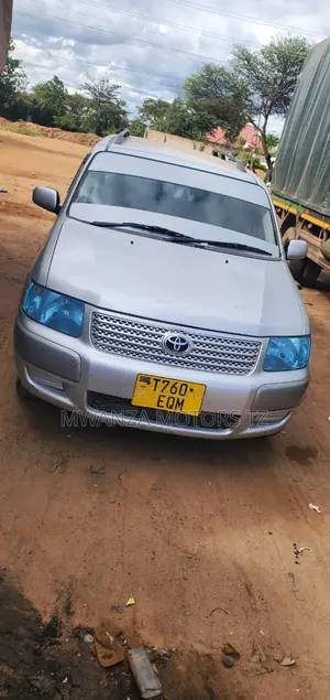 Toyota Succeed 2005 Silver