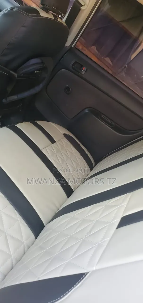Toyota Succeed 2005 Silver