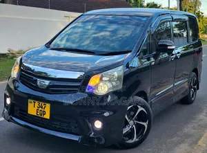 Toyota Noah 2010 Black