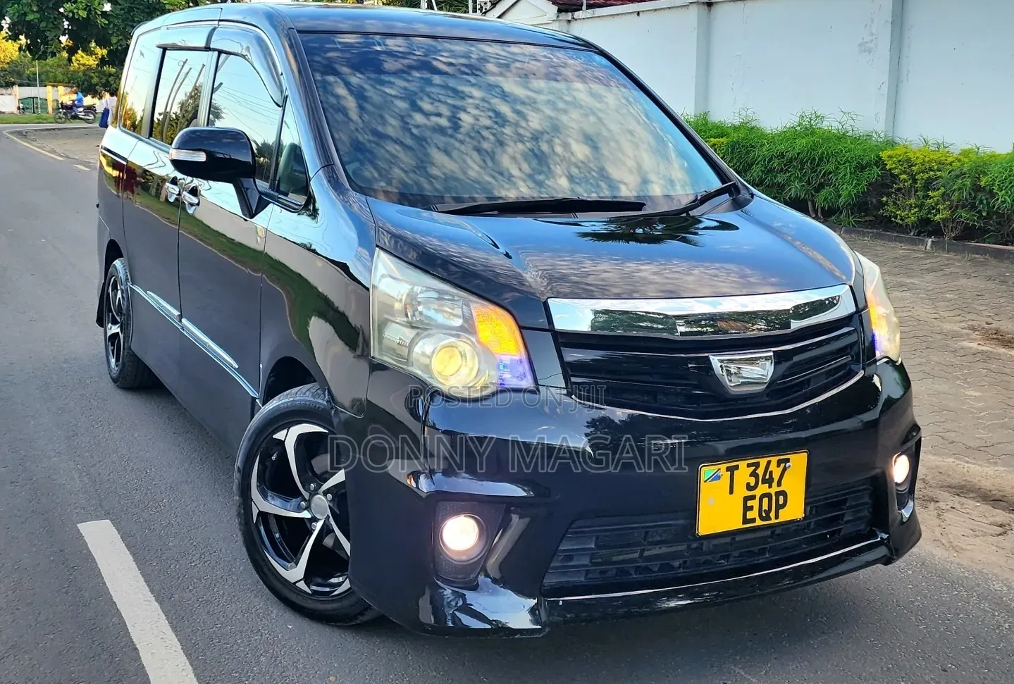Toyota Noah 2010 Black