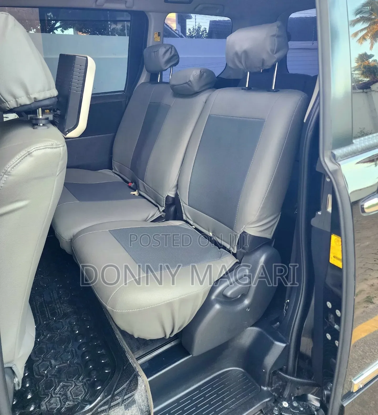 Toyota Noah 2010 Black