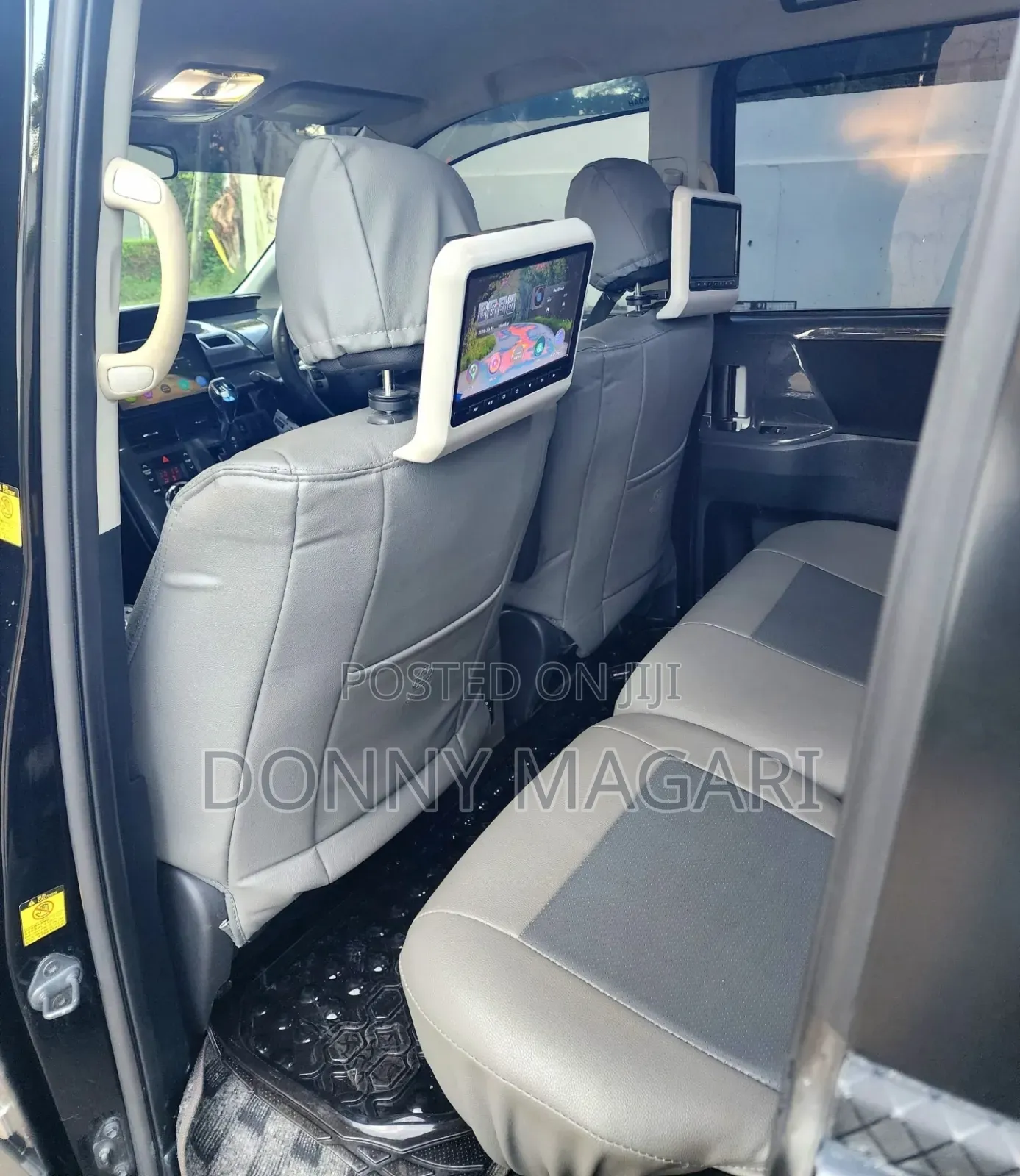 Toyota Noah 2010 Black