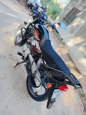 New TVS HLX 125 2025 Black